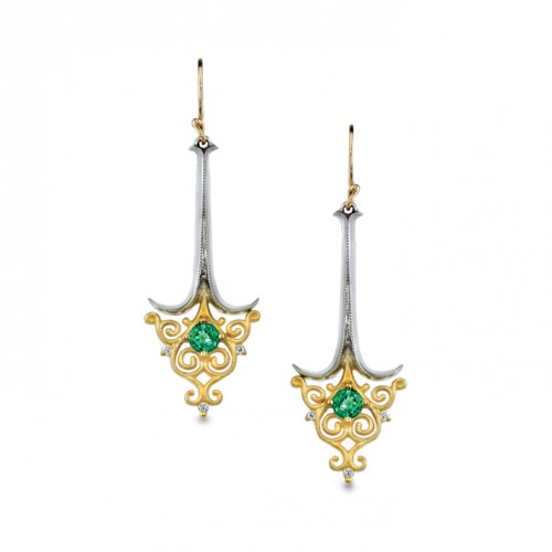 Emerald earrings 715×715